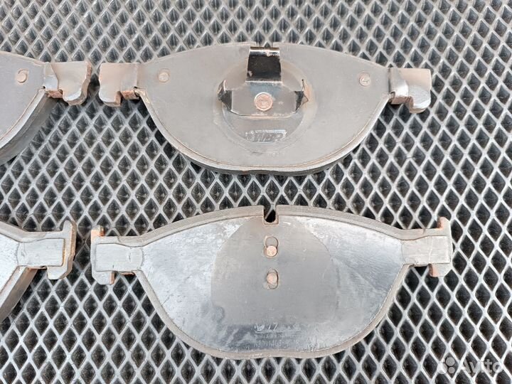 Передние тормозные колодки BMW F10 F07 F01