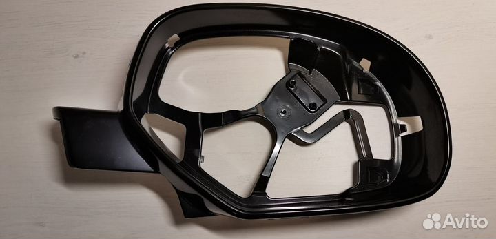 Каркас зеркала Escalade правое 752390AA