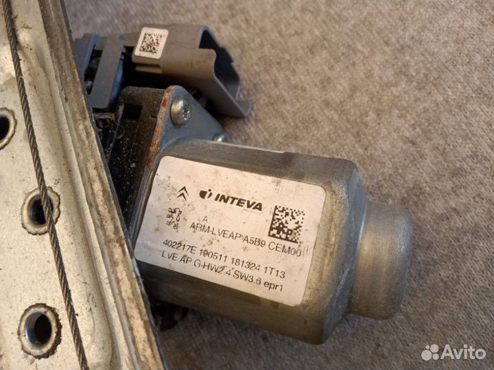 Стеклоподъемник передний левый Citroen C3 A51 EP3