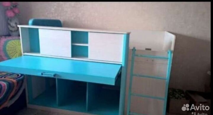 Детская кровать с письменным столом