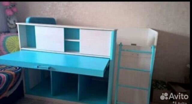 Детская кровать с письменным столом