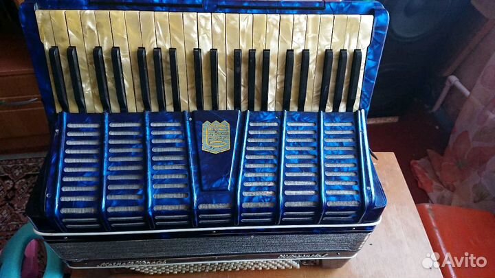 Аккордеон старинный