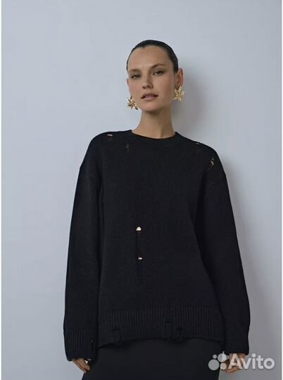 Джемпер с дырками