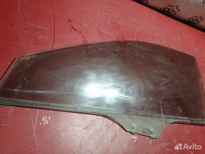 Стекло двери переднее левое Mazda 6 GG L3C1 2004