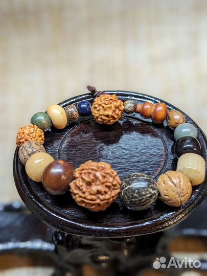 Браслет из кости