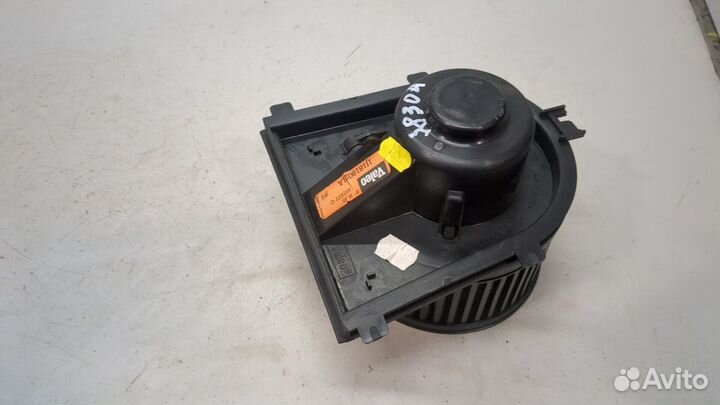 Двигатель отопителя Volkswagen Bora