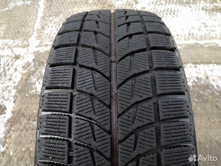 Bridgestone Blizzak WS-60 215/45 R17 87R