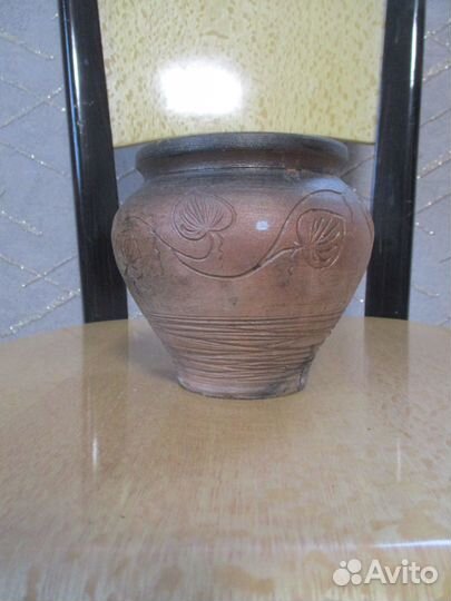 Глиняный горшок