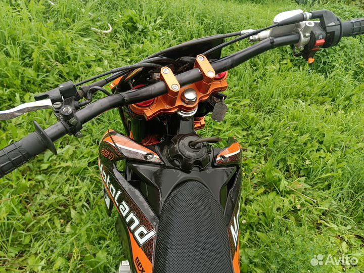 Кроссовый мотоцикл