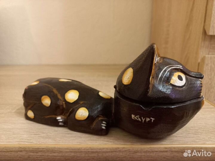 Сувенир кошка из дерева
