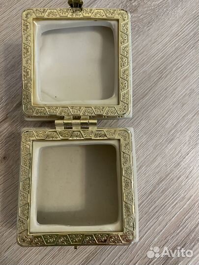 Гипсовая шкатулка для украшений