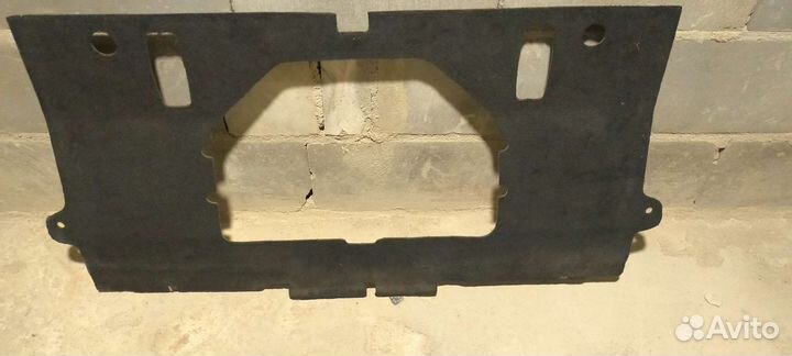 Облицовка перегородки заднего сиденья