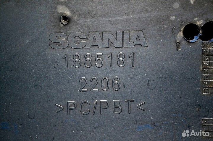 Накладка переднего бампера, центральная scania G-s