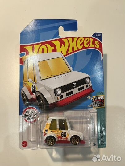 Модель Hot Wheels Tooned Volkswagen Golf MK1