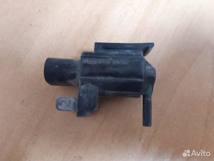 Клапан вакуумный Mitsubishi Galant E5 1.8 1993