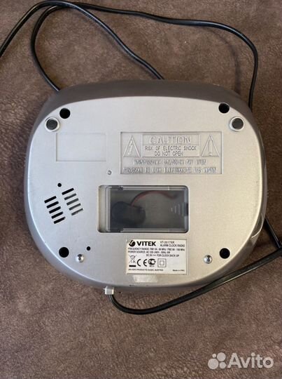 Электронные часы, будильник, радио