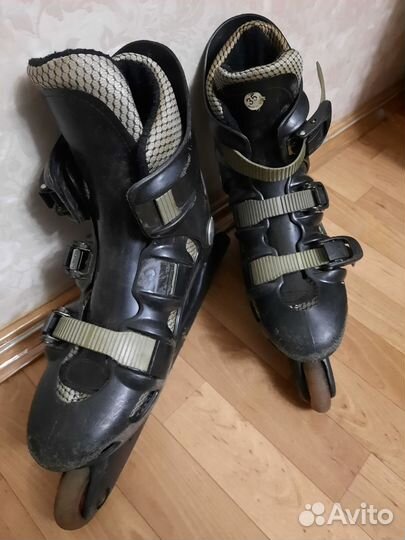 Роликовые коньки