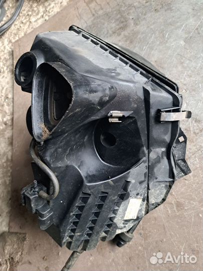 Корпус воздушного фильтра Audi A6 C6