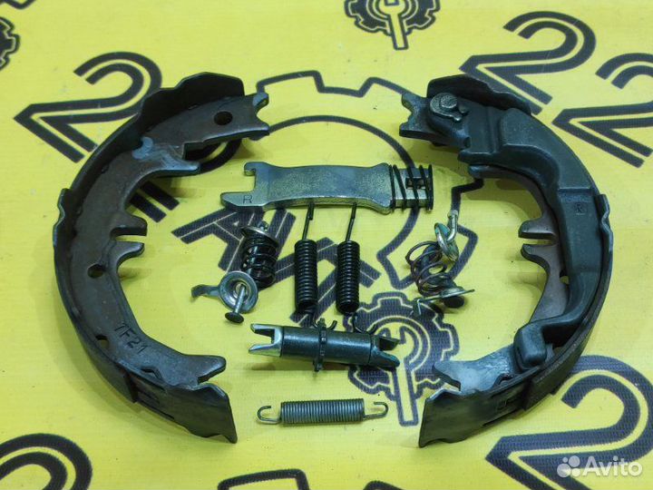 Механизм стояночного тормоза задний правый Toyota