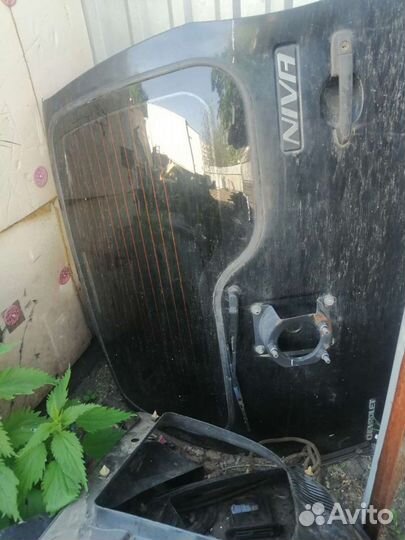 Крыло заднее левое,крыша,5 дверь. Нива шевроле