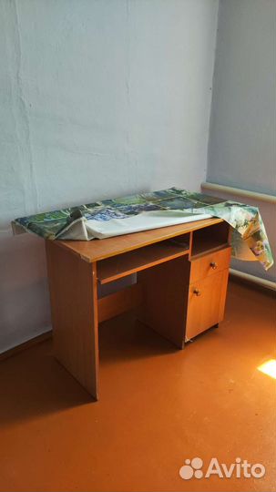 Письменный стол