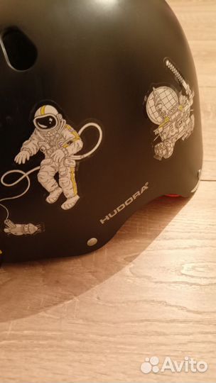 Шлем для трююкового самока,бмх,скейтов и тд