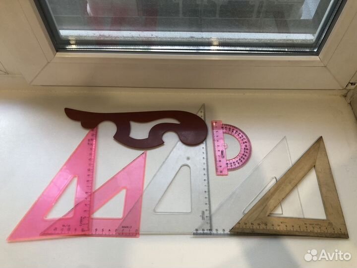 Большой набор циркулей, линеек и угольников