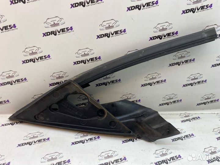 Направляющая стекла двери передняя левая Bmw 335I