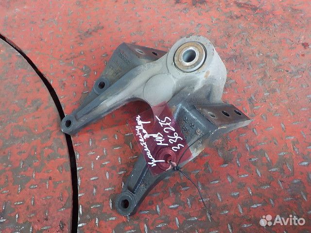 Кронштейн передней рессоры Mercedes-Benz