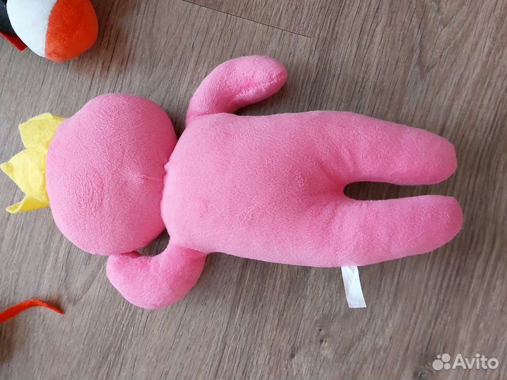 Плюшевый кот, змея, радужные друзья