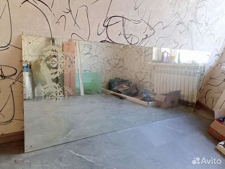 Зеркало на всю стену