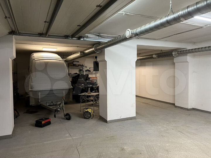 Гараж, > 30 м²