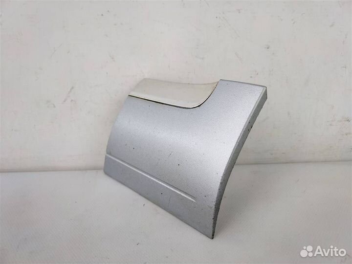 Молдинг переднего правого крыла фольксваген туаре