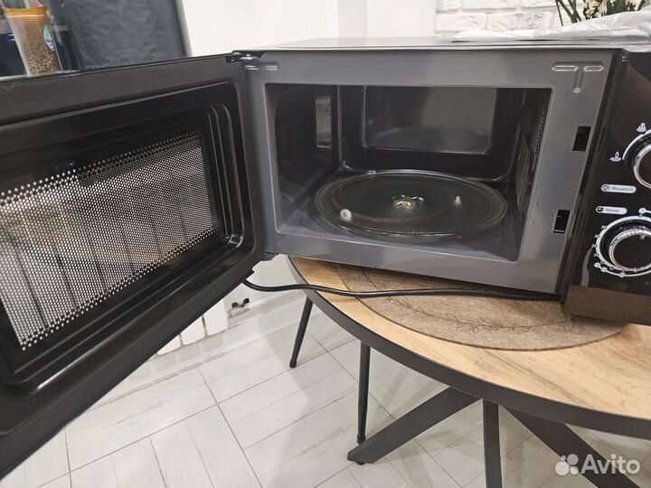 Свч микроволновая печь бу Hyundai