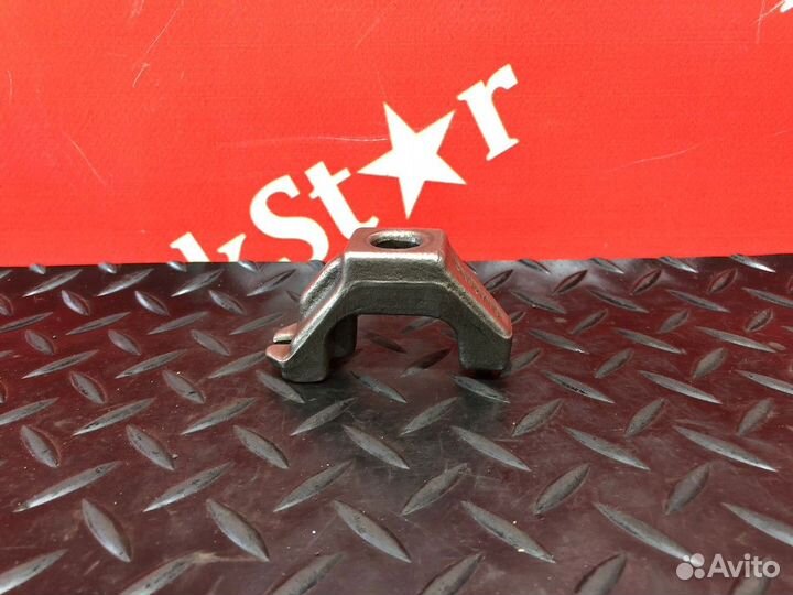 Кронштейн форсунки двигателя