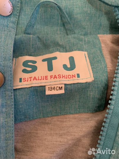 Продам ветровку для девочки 7-9 лет