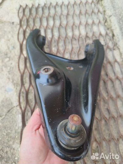 Рычаг Рено Ларгус Хрей Ниссан Сандеро Степвей