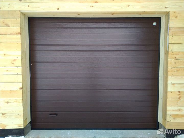 Секционные ворота