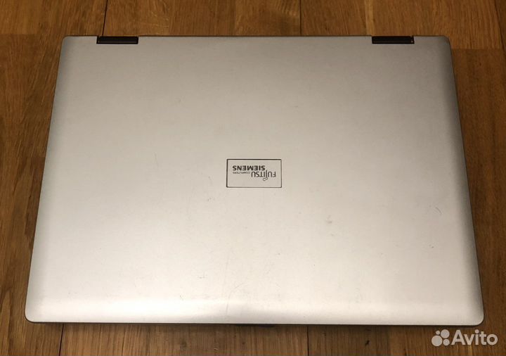 Ноутбук Fujitsu Siemens Amilo Li2727