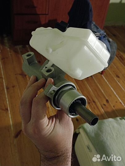 Цилиндр тормозной главный