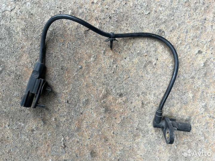 Датчик abs задний Nissan Fuga KY51 VQ37(VHR) 2011