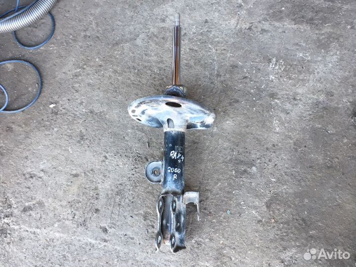 Амортизатор Лексус RX Тайота Рав 4
