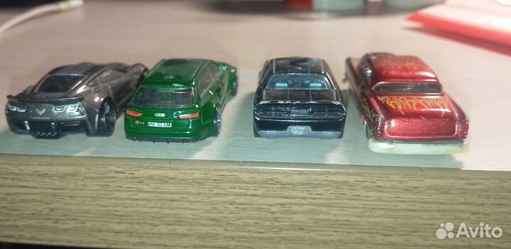 Модель автомобиля металл