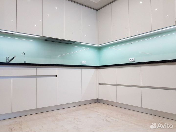 Кухня в потолок на заказ в