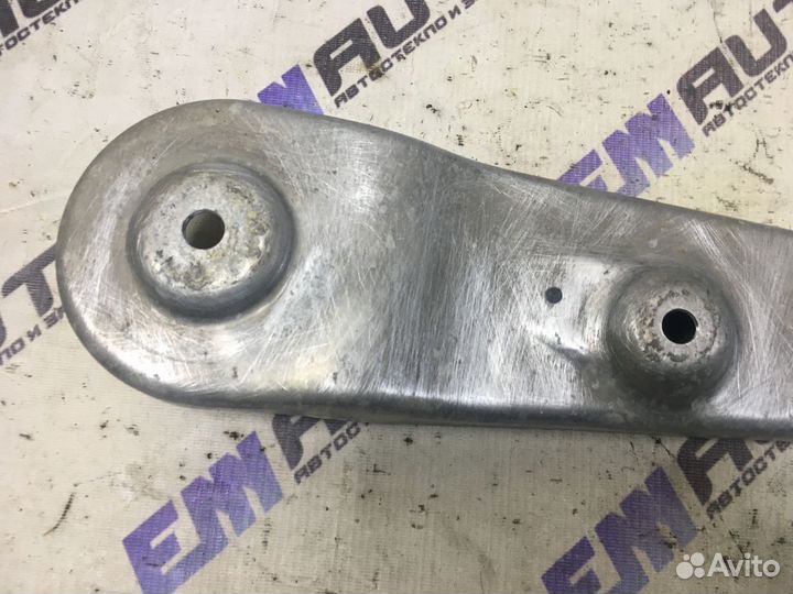 Кронштейн задней балки левый бмв 730D F01 седан