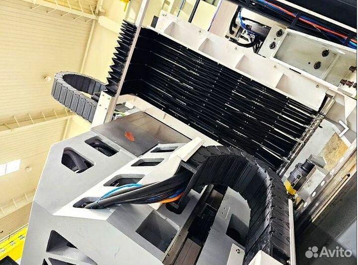 3-х осевой Вертикальный фрезерный центр EM1500Z