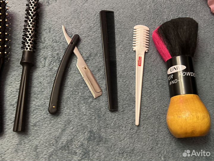 Расчески, бритвы, кисть
