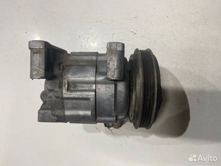 Компрессор кондиционера Nissan Laurel GC-35 RB25DE