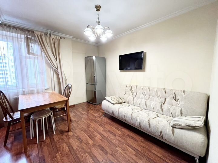 3-к. квартира, 80 м², 6/10 эт.