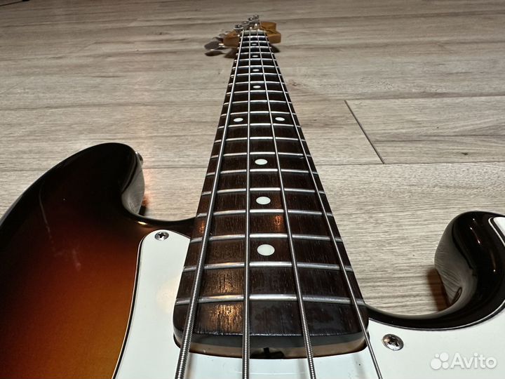 Бас гитара Squier by Fender Precision 1985 Japan E